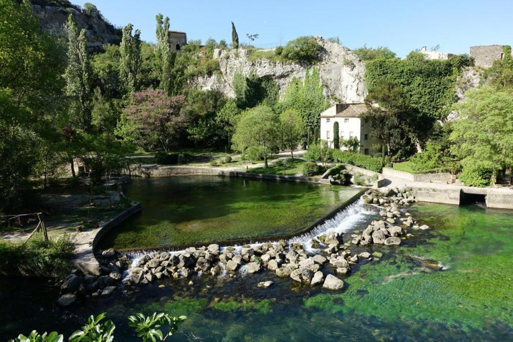 Le Mas De Guiguite Mezoargues Luaran gambar