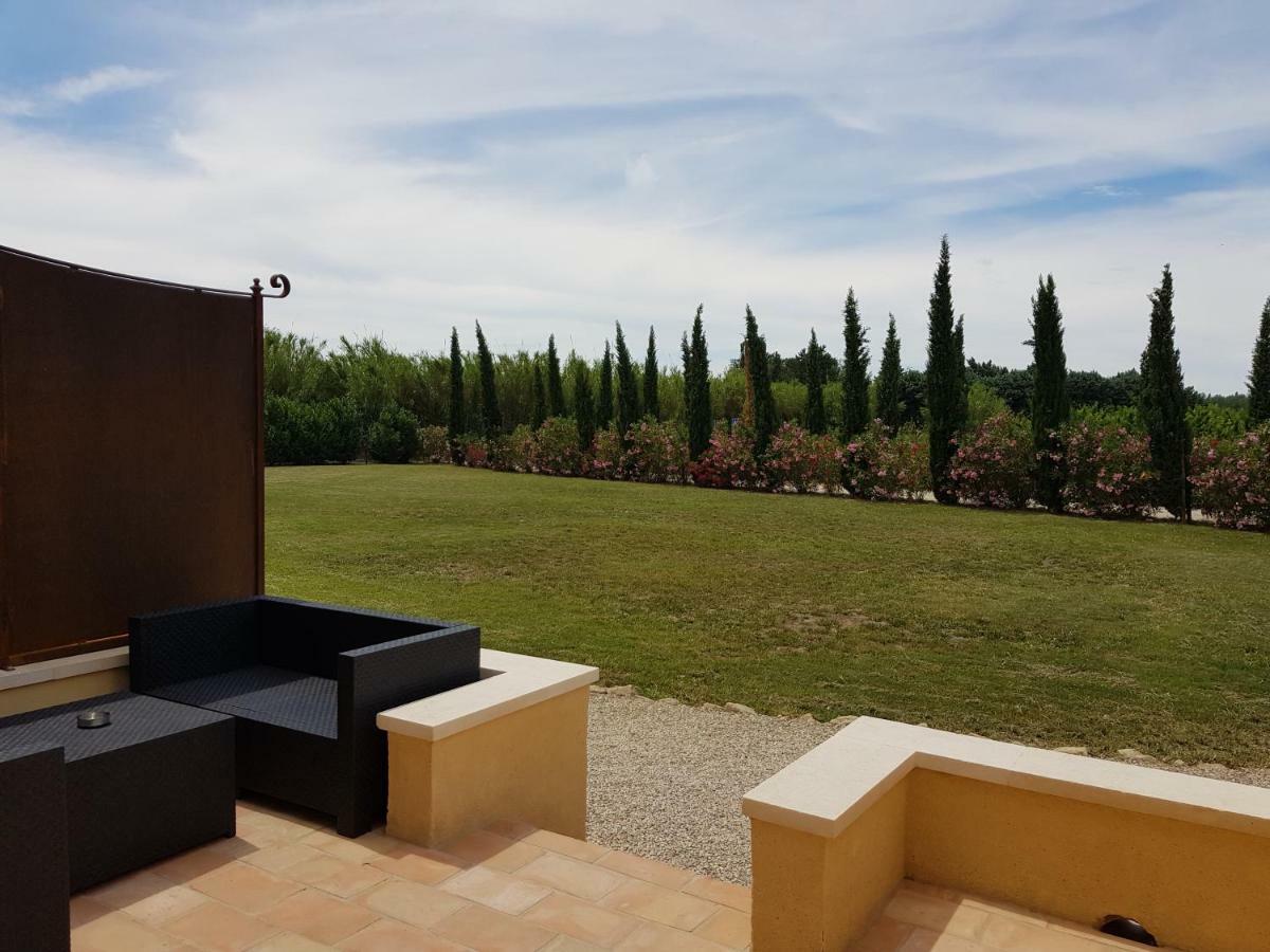 Le Mas De Guiguite Mezoargues Luaran gambar